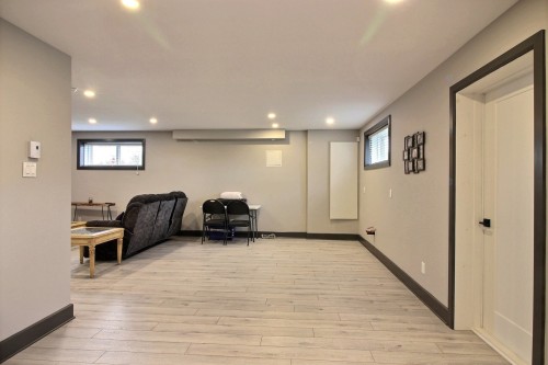 Salle familiale - 30 Rue Élizabeth, Saint-André-D'Argenteuil, QC - Indoor