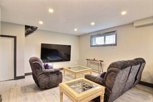 Salle familiale - 30 Rue Élizabeth, Saint-André-D'Argenteuil, QC - Indoor