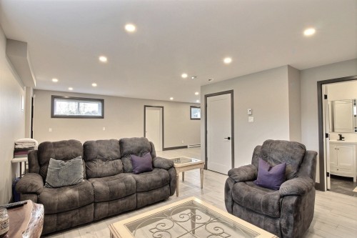 Salle familiale - 30 Rue Élizabeth, Saint-André-D'Argenteuil, QC - Indoor Photo Showing Living Room