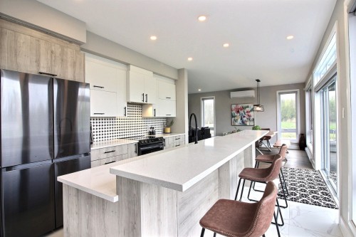 Cuisine - 30 Rue Élizabeth, Saint-André-D'Argenteuil, QC - Indoor Photo Showing Kitchen With Upgraded Kitchen
