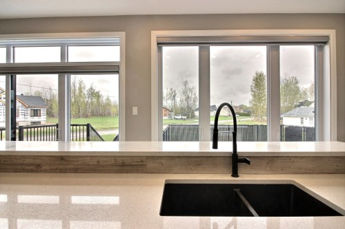 Cuisine - 30 Rue Élizabeth, Saint-André-D'Argenteuil, QC - Indoor Photo Showing Kitchen With Double Sink