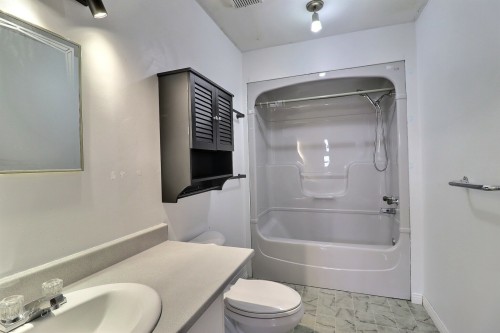 Salle de bains - 35 Av. Dallaire, Rouyn-Noranda, QC - Indoor Photo Showing Bathroom