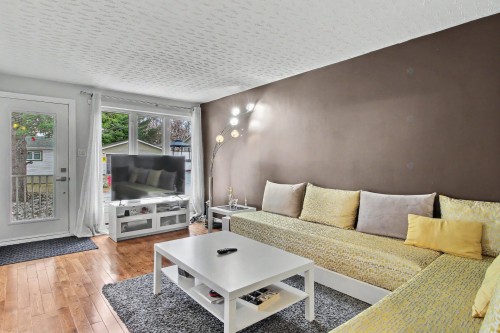 Salon - 649 Place Maisonneuve, Rouyn-Noranda, QC - Indoor Photo Showing Living Room
