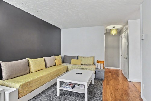 Salon - 649 Place Maisonneuve, Rouyn-Noranda, QC - Indoor Photo Showing Living Room