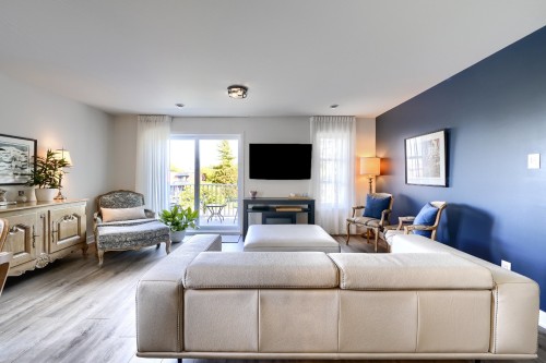 Salon - 620 Boul. Brassard, Chambly, QC - Indoor Photo Showing Living Room With Fireplace