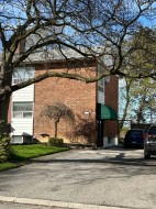 36 Langbourne Place Toronto, ON M3B 1A9