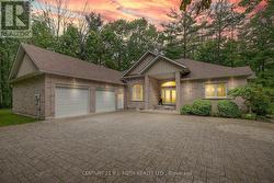 3925 ALGOMA AVENUE Innisfil, ON L9S 2M4