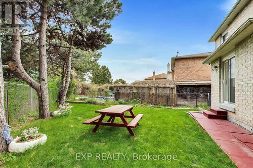 4 Leatherhead Court, Brampton, ON - Outdoor