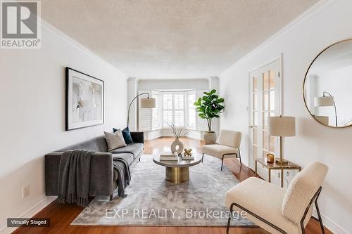 4 Leatherhead Court, Brampton, ON - Indoor Photo Showing Living Room