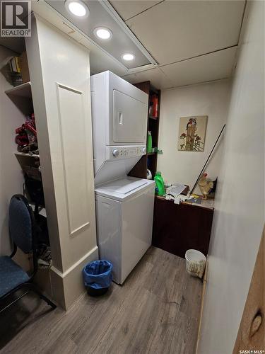 41 7Th Avenue Ne, Swift Current, SK - Indoor Photo Showing Laundry Room