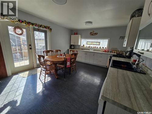 41 7Th Avenue Ne, Swift Current, SK - Indoor Photo Showing Dining Room