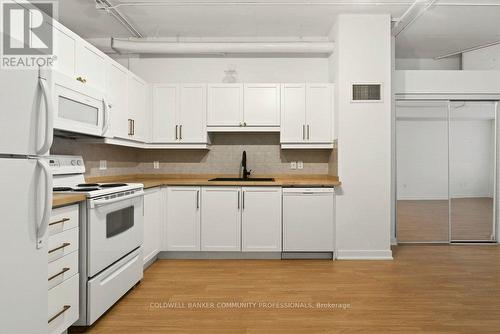 120 Jackson Street W, Hamilton, ON - Indoor Photo Showing Kitchen