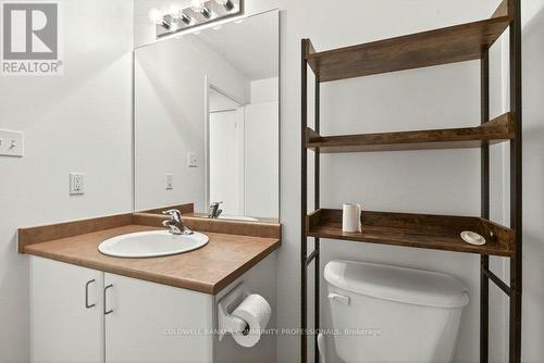120 Jackson Street W, Hamilton, ON - Indoor Photo Showing Bathroom