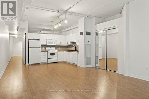 120 Jackson Street W, Hamilton, ON - Indoor Photo Showing Kitchen