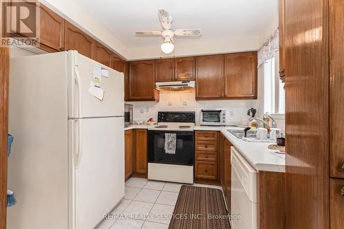 3 Springhurst Avenue, Brampton, ON - Indoor Photo Showing Kitchen