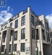 10 BANCROFT LANE Richmond Hill, ON L4E 1M1