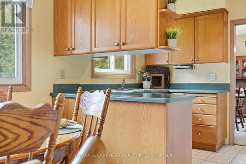 175 Concession 5 E, Hamilton, ON - Indoor Photo Showing Kitchen