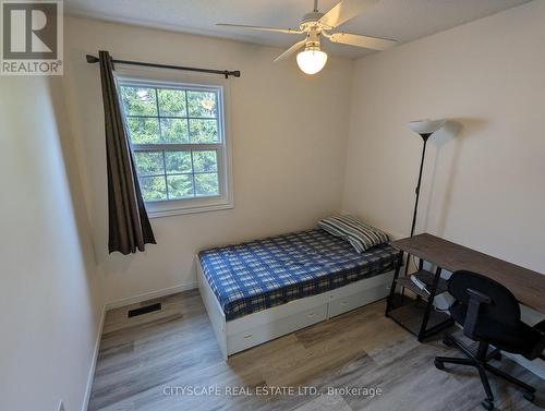17 - 250 Keats Way, Waterloo, ON - Indoor Photo Showing Bedroom