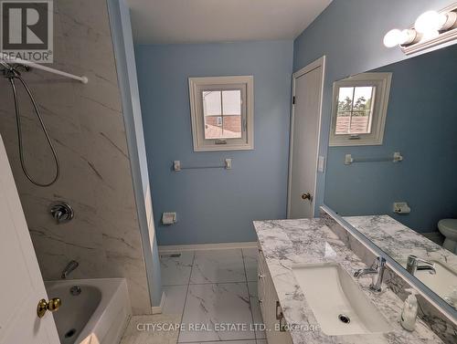 17 - 250 Keats Way, Waterloo, ON - Indoor Photo Showing Bathroom