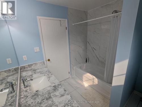 17 - 250 Keats Way, Waterloo, ON - Indoor Photo Showing Bathroom