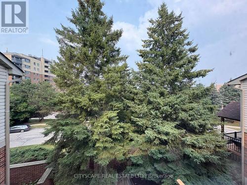 17 - 250 Keats Way, Waterloo, ON - Outdoor