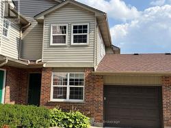 17 - 250 KEATS WAY  Waterloo, ON N2L 6J5