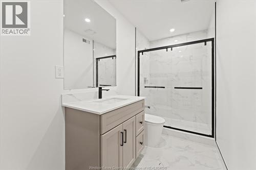 702 Pierre Unit# 4, Windsor, ON - Indoor Photo Showing Bathroom