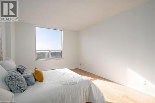 1901 Pilgrims Way Unit# 706, Oakville, ON - Indoor Photo Showing Bedroom
