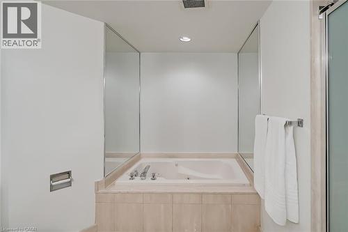 1901 Pilgrims Way Unit# 706, Oakville, ON - Indoor Photo Showing Bathroom