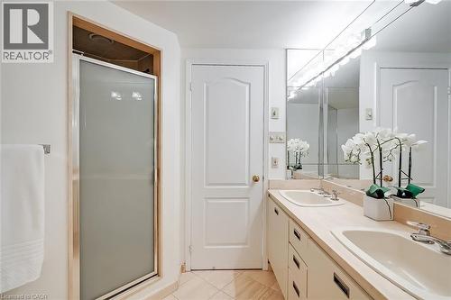 1901 Pilgrims Way Unit# 706, Oakville, ON - Indoor Photo Showing Bathroom