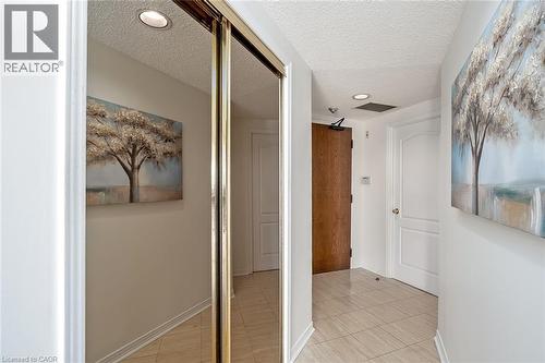 1901 Pilgrims Way Unit# 706, Oakville, ON - Indoor Photo Showing Other Room
