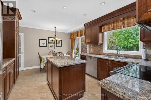 1149 Spragg Court, Mississauga, ON - Indoor Photo Showing Kitchen With Double Sink