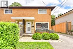 1027 BERNHARDT Street Cambridge, ON N3H 2X9