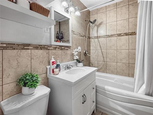 109 Noonan Drive, Brandon, MB - Indoor Photo Showing Bathroom