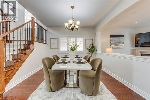 4208 Fuller Crescent, Burlington, ON - Indoor Photo Showing Dining Room