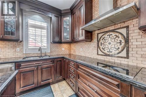 4208 Fuller Crescent, Burlington, ON - Indoor Photo Showing Kitchen With Double Sink With Upgraded Kitchen