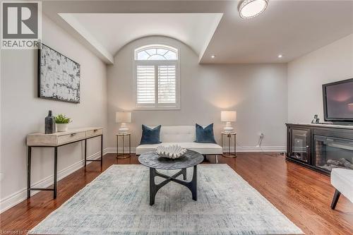 4208 Fuller Crescent, Burlington, ON - Indoor Photo Showing Living Room