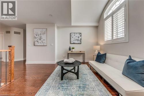 4208 Fuller Crescent, Burlington, ON - Indoor Photo Showing Living Room