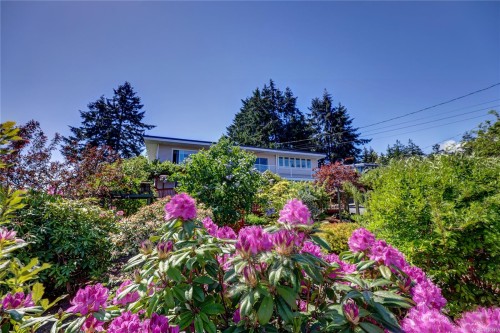 1692 Centennary Dr, Nanaimo, BC 