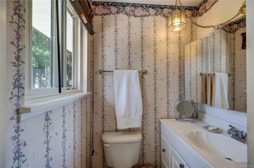 1692 Centennary Dr, Nanaimo, BC 