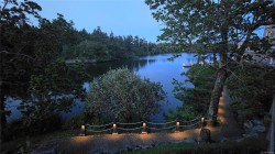 104-1085 Tillicum Rd Esquimalt, BC V9A 7M3