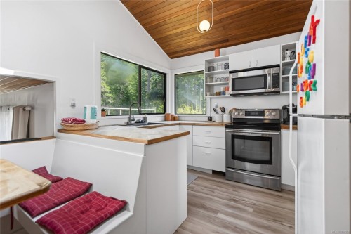 2279/2281 Clark Rd, Courtenay, BC 
