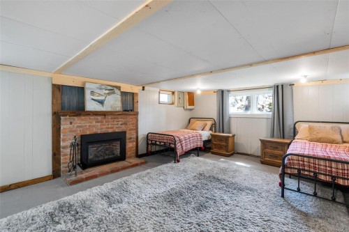 3580 Doncaster Dr, Saanich, BC 