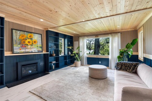 3580 Doncaster Dr, Saanich, BC 