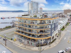 303-10 Chapel St Nanaimo, BC V9R 5H2