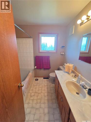 509 Carlyle Avenue, Carlyle, SK - Indoor Photo Showing Bathroom