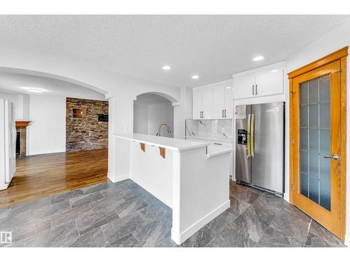 10621 175A Av Nw, Edmonton, AB - Indoor Photo Showing Kitchen