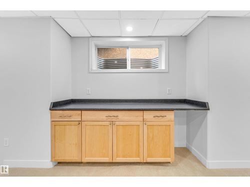 10621 175A Av Nw, Edmonton, AB - Indoor
