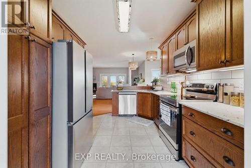 89 Andrews Drive, Mapleton, ON - Indoor Photo Showing Kitchen