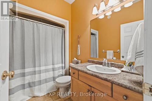 89 Andrews Drive, Mapleton, ON - Indoor Photo Showing Bathroom
